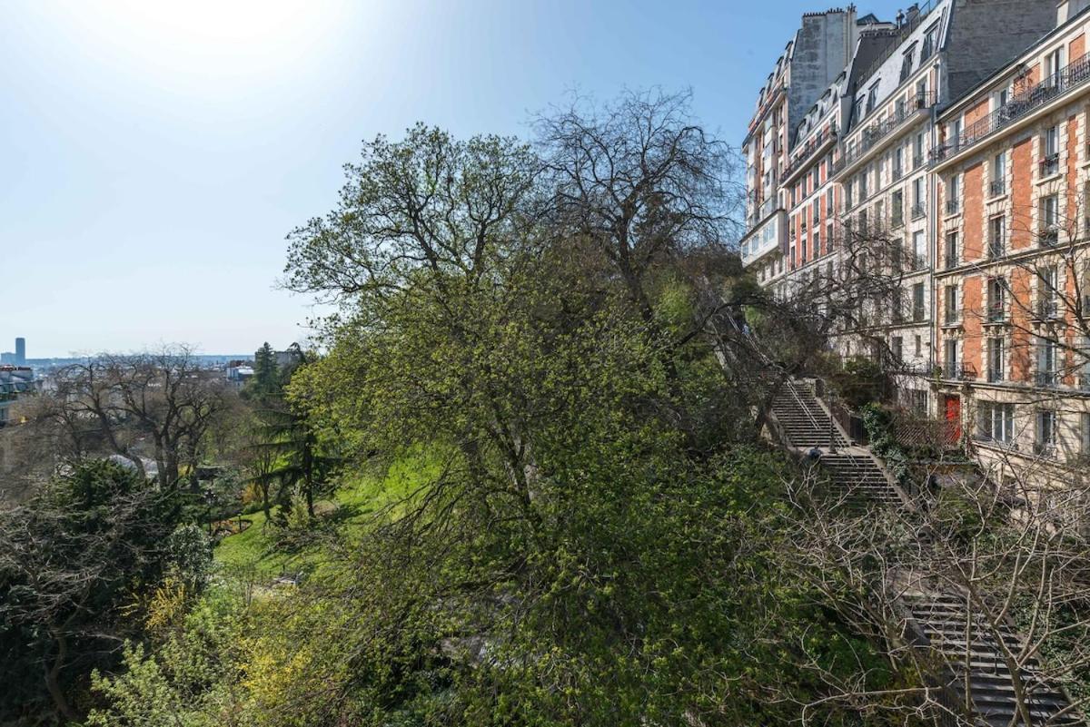 Bel Lumineux Sur La Butte Montmartre * Paris
